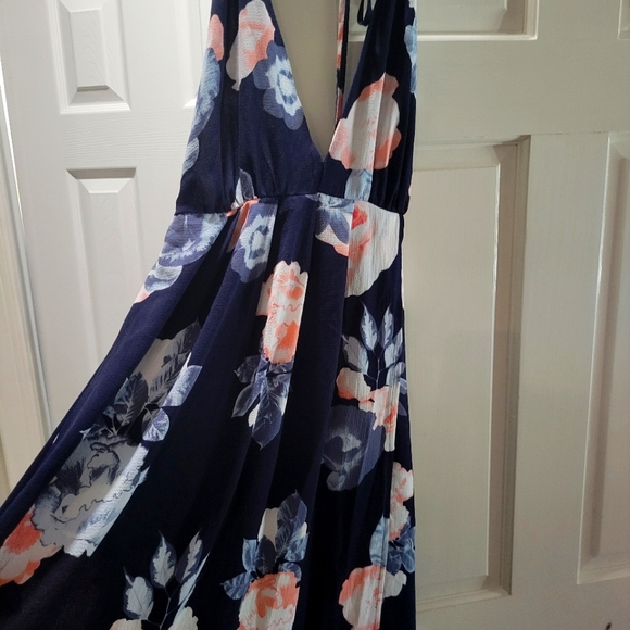 Summer dress - Picture 1 of 4